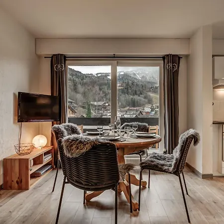 With Balconies At The Foot Of The Slopes Appartement *