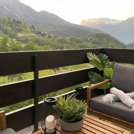 With Balconies At The Foot Of The Slopes Appartement